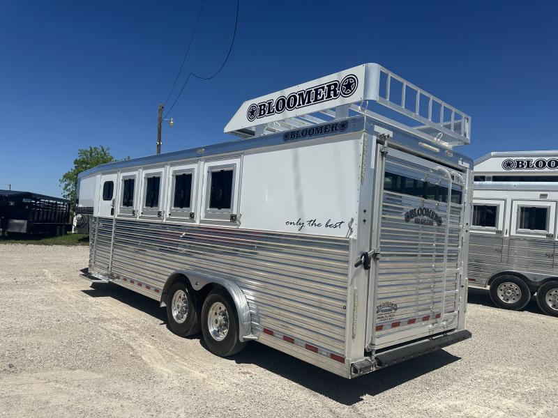 2020 Bloomer 4 Horse Stock Combo Trainer Tack Horse Trailer 7 2020 Bloomer 4 Horse Stock Combo Trainer Tack Horse Trailer