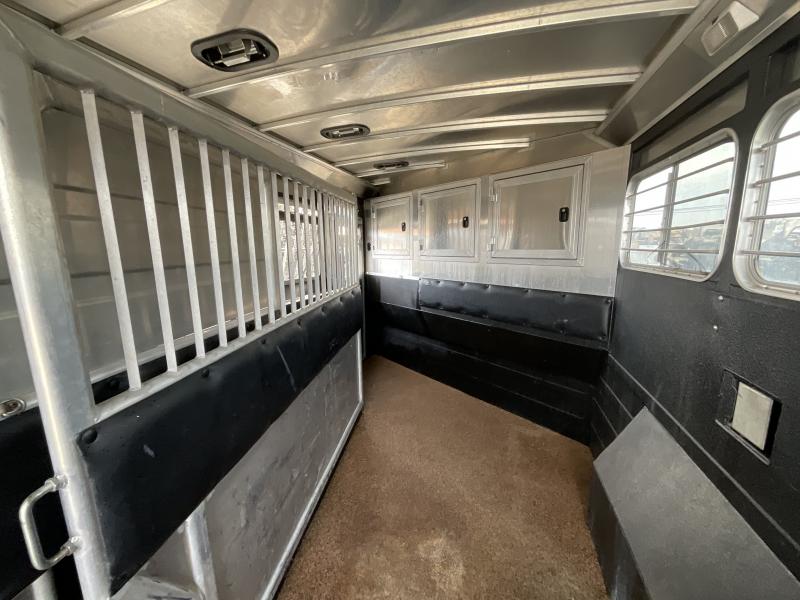 2014 Logan Coach RAZ4GNHDLQ 40' 4 horse Razor GN Horse Trailer**WITH WALK IN CLOSET** 42 PRE-OWNED 2014 Logan Coach RAZ4GNHDLQ 40' 4 horse Razor GN Horse Trailer**WITH WALK IN CLOSET**