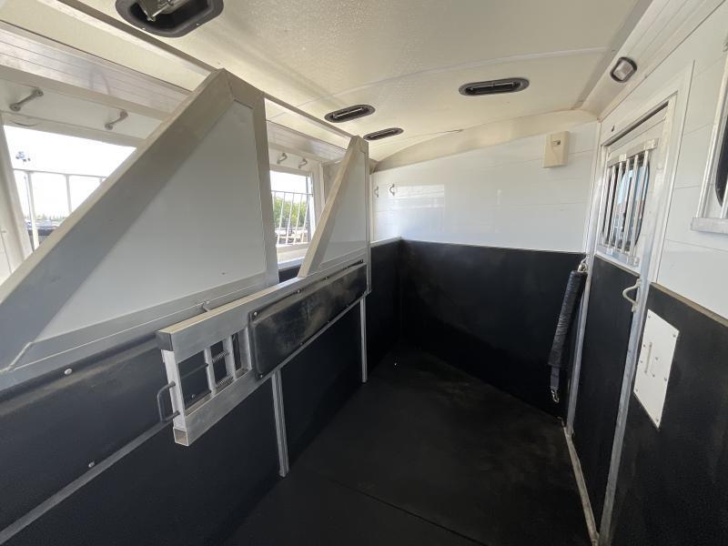 2005 Jamco 4 Horse Gooseneck Trailer 30 2005 Jamco 4 Horse Gooseneck Trailer