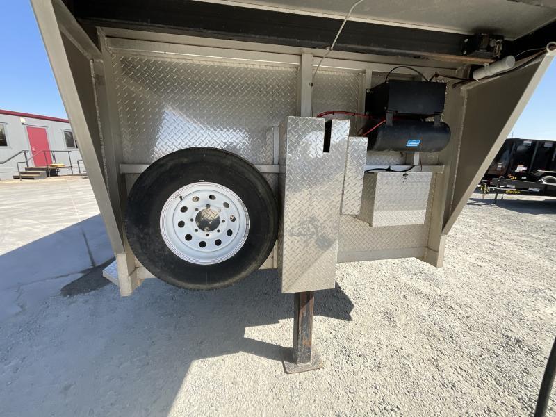2005 Jamco 4 Horse Gooseneck Trailer 8 2005 Jamco 4 Horse Gooseneck Trailer