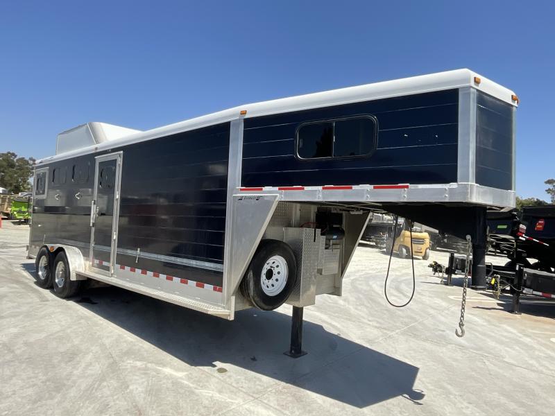 2005 Jamco 4 Horse Gooseneck Trailer 3 2005 Jamco 4 Horse Gooseneck Trailer