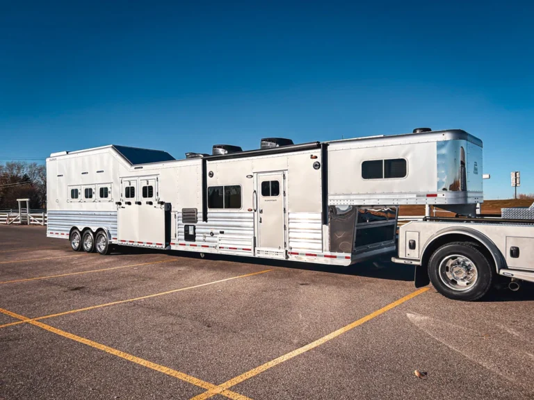 Living Quarter Horse Trailers for Sale in Delaware
