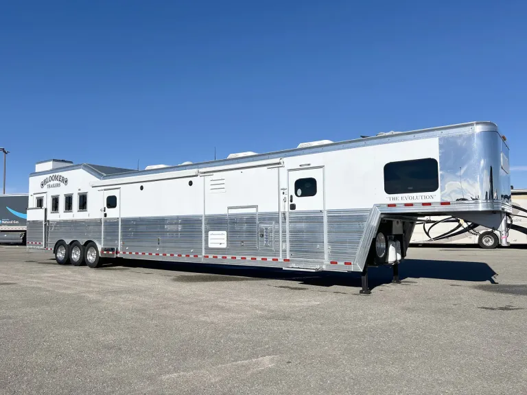 Living Quarter Horse Trailers for Sale in Massachusetts 51 Living Quarter Horse Trailers for Sale in Massachusetts