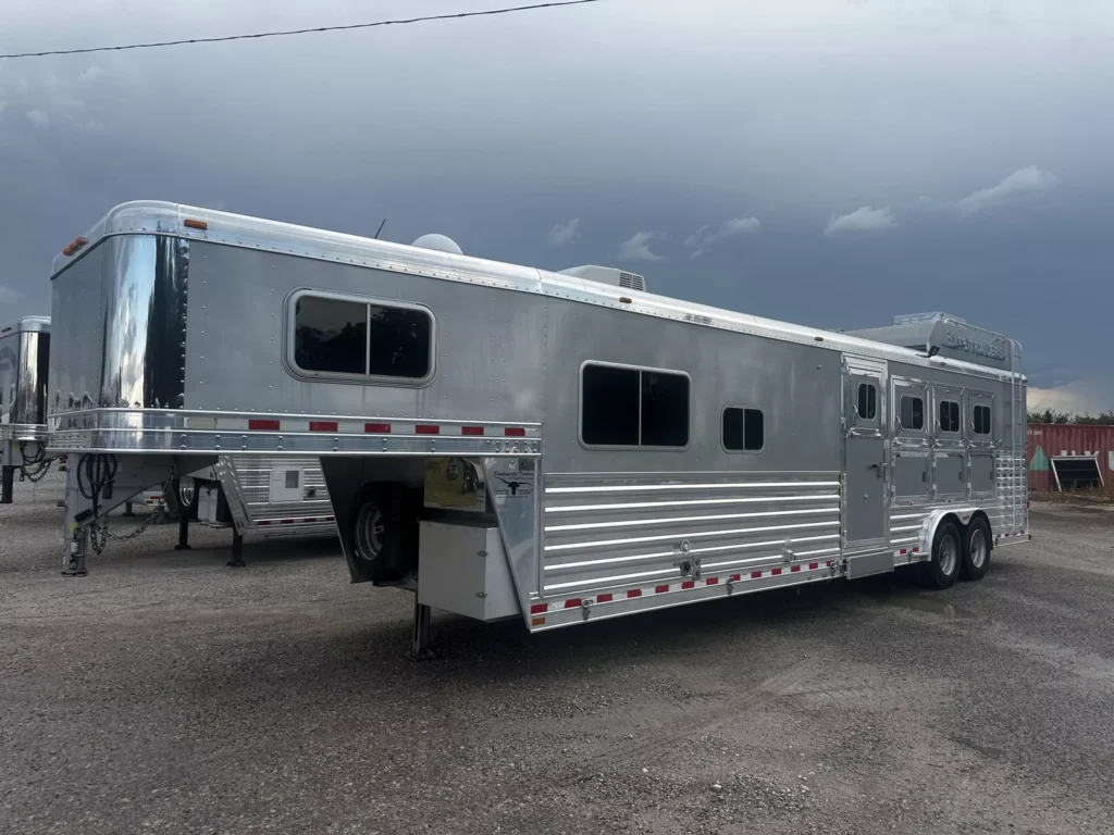 Living Quarter Horse Trailers for Sale in Missouri 47 Living Quarter Horse Trailers for Sale in Missouri