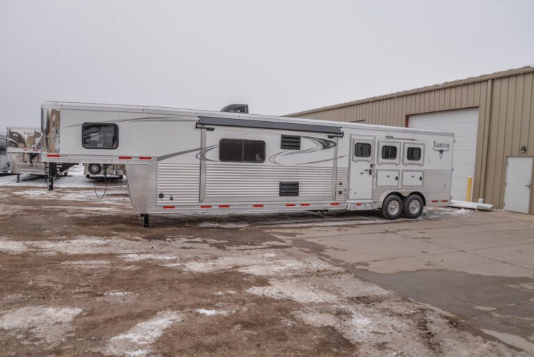 Living Quarter Horse Trailers for Sale in Rhode Island