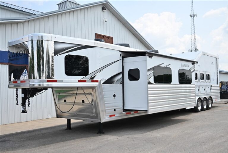 Living Quarter Horse Trailers for Sale in South Dakota