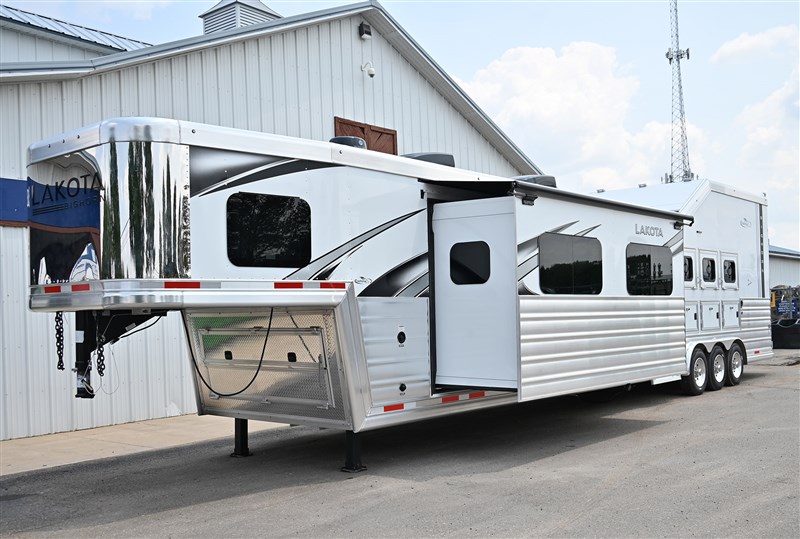 Living Quarter Horse Trailers for Sale in South Dakota 32 Living Quarter Horse Trailers for Sale in South Dakota
