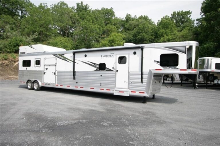 Living Quarter Horse Trailers for Sale in Tennessee