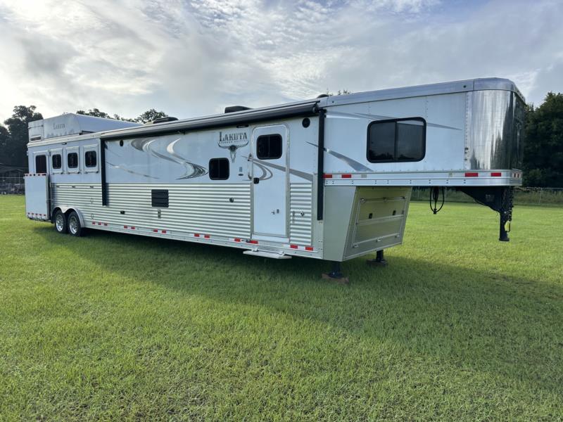 Living Quarter Horse Trailers for Sale in Vermont 28 Living Quarter Horse Trailers for Sale in Vermont