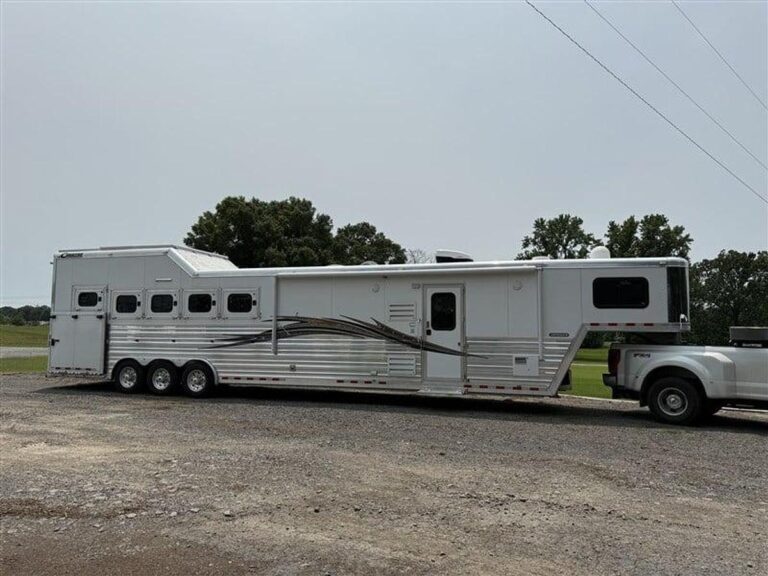 Living Quarter Horse Trailers for Sale in Wyoming