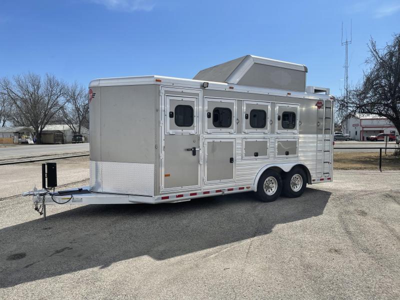 Four Horse Trailers for Sale in North Dakota and South Dakota 2 Four Horse Trailers for Sale in North Dakota and South Dakota