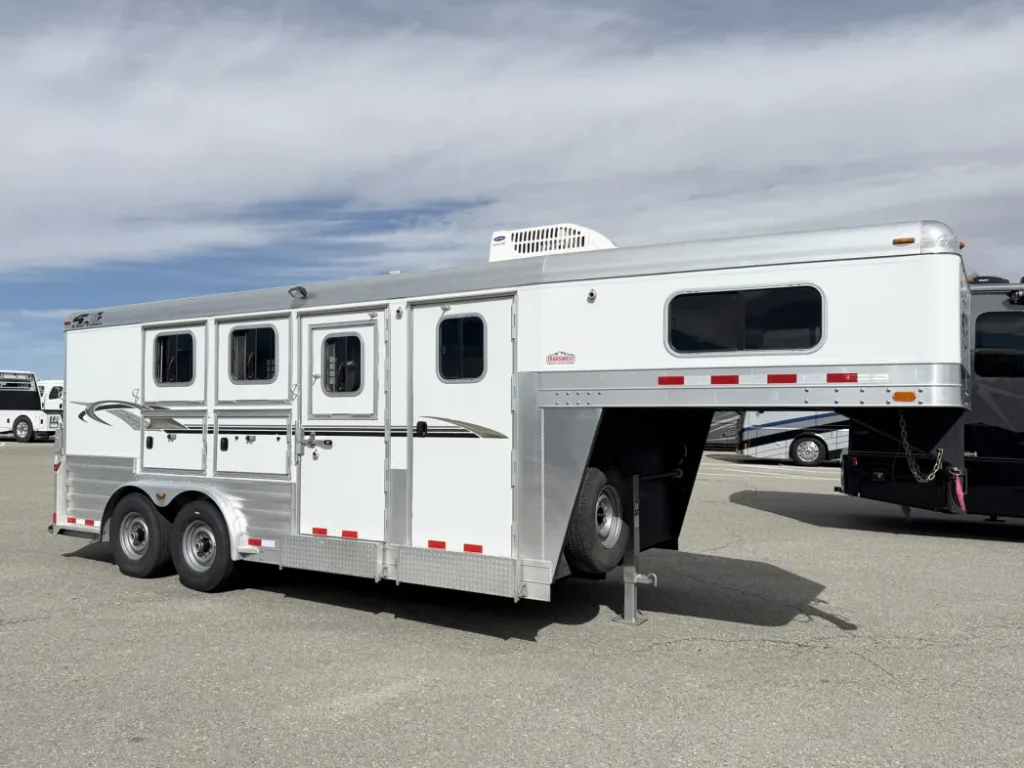 Four Horse Trailers for Sale in Washington and Oregon